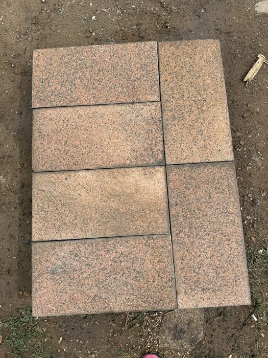 Гранит плитка в хорошем состаяние