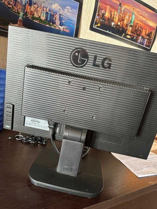 Продается монитор LG