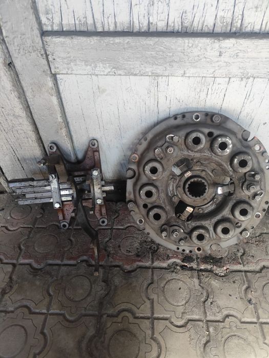 Корзина сцепления МТЗ-82 плюс вилки КПП б.у