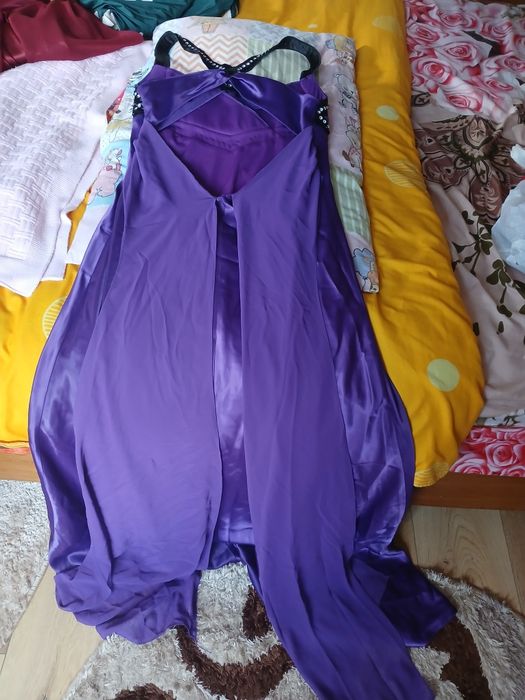 Rochita eleganta satin luata  odată