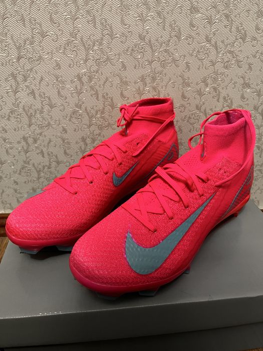 Футбольные бутсы