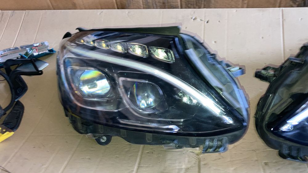 Far led Mercedes C-Clasa W205 , 2014 - 2018 far dreapta Stanga