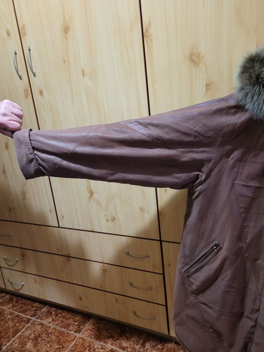 Дамска шуба с подплата и качулка