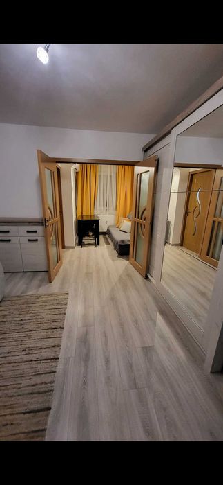 Proprietar-închiriez garsonieră zona Brazdă, Craiova