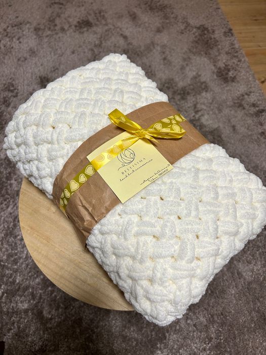 Ръчно плетено бебешко одеало подарък за коледа погача  Ализе Пуфи