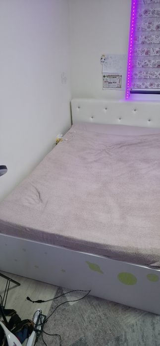 Легло 120см. на 200 см. с кожена табла