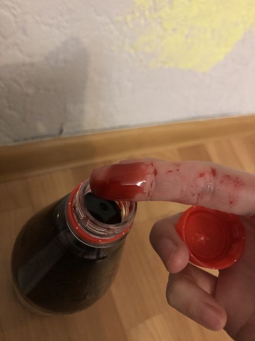 Кровь бутафорская