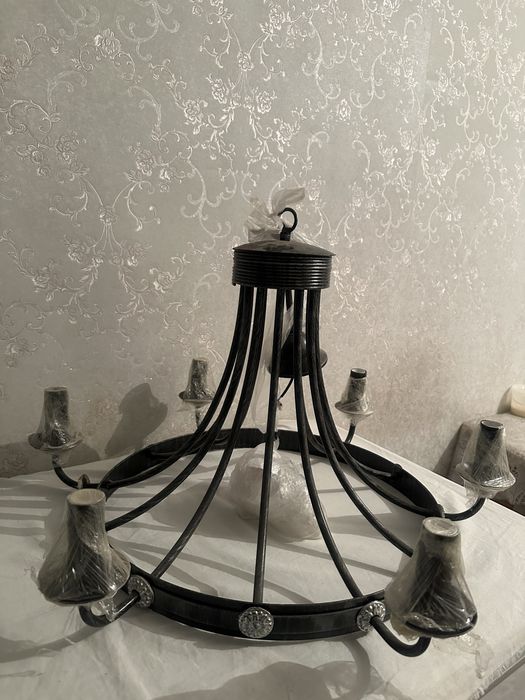 Продам люстра новый