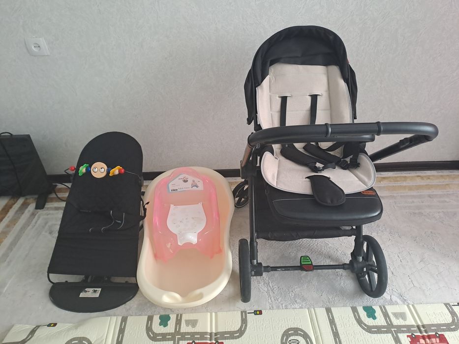 Продам Каляску и шезлонги,горшок, тазик для купани ребёнка!Всё общем п