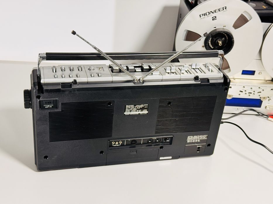 Boombox/radiocasetofon SHARP GF-9191,vu-metre,sunet foarte bun, Japan
