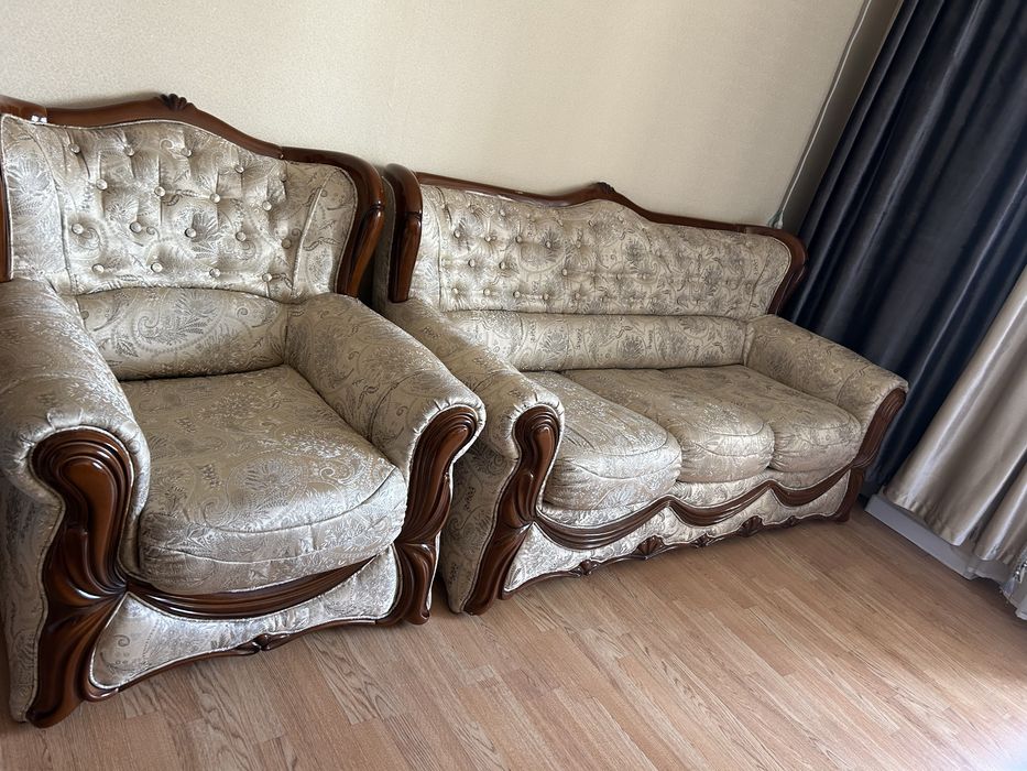 Продам диван с креслом
