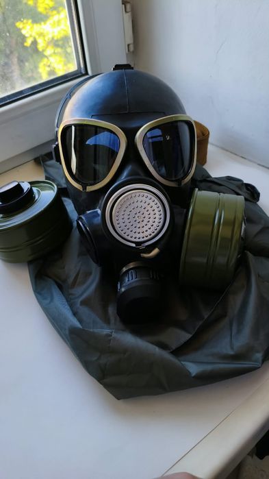 Противогазы разные