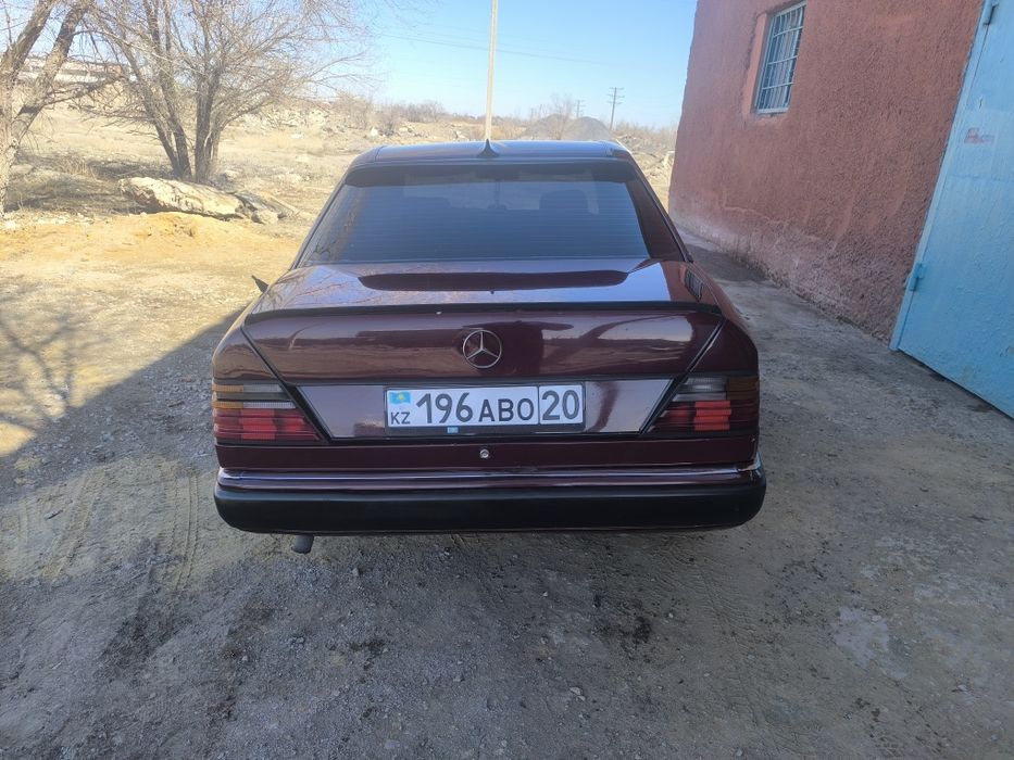 Продам Мерседес 124