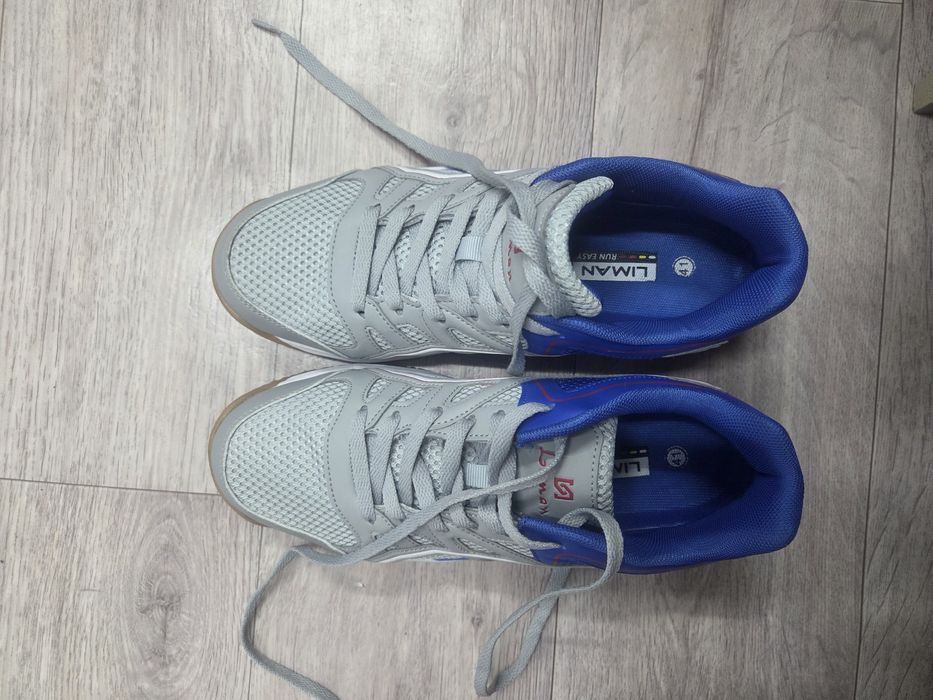 Волейбольные кроссовки