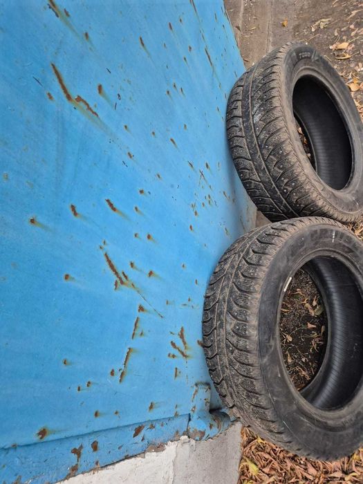 Комплект зимней резины Bridgestone.