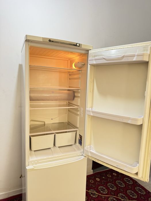 Indesit rabochi holadilnik