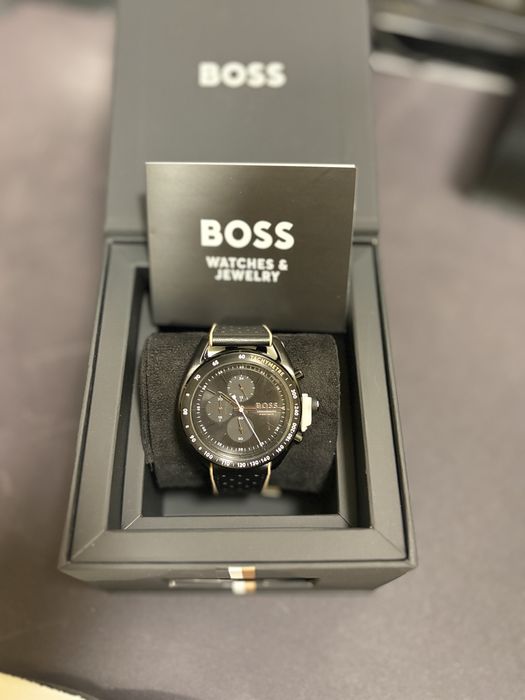 HUGO BOSS Часовник