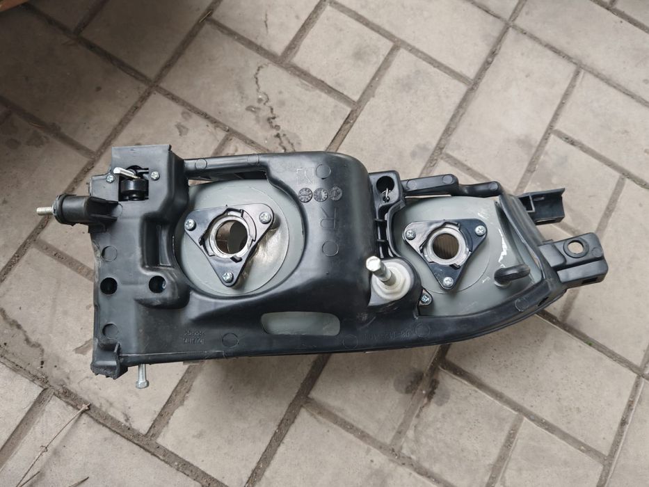 Фара на Toyota Camry 10