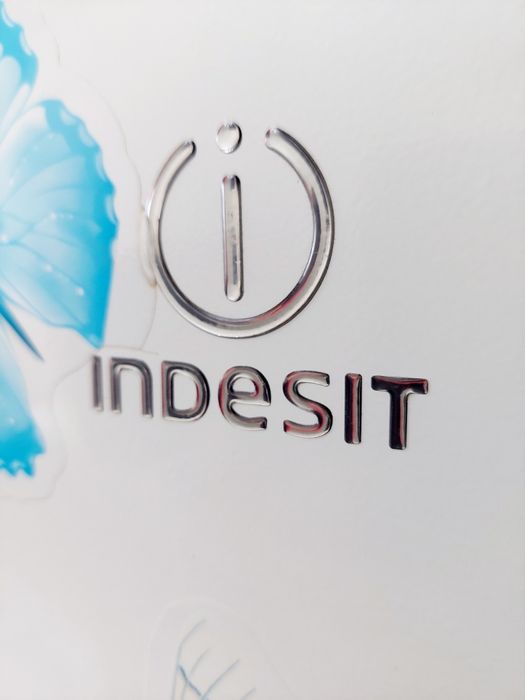 Продаю холодильник INDESIT
