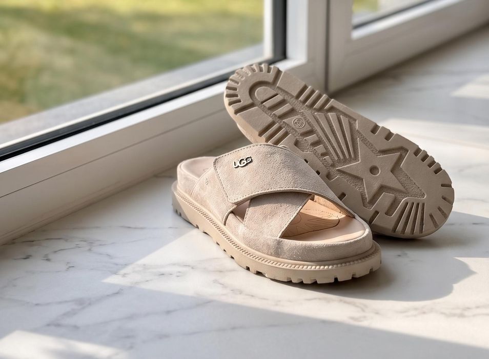 Papuci Slapi Dama UGG Goldenstat