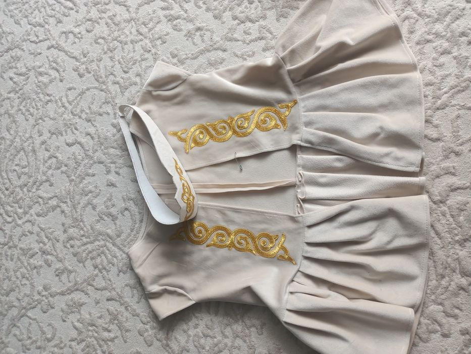 Продается жилетки в национальном стиле