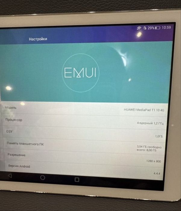 Планшет Huawei с сммкой