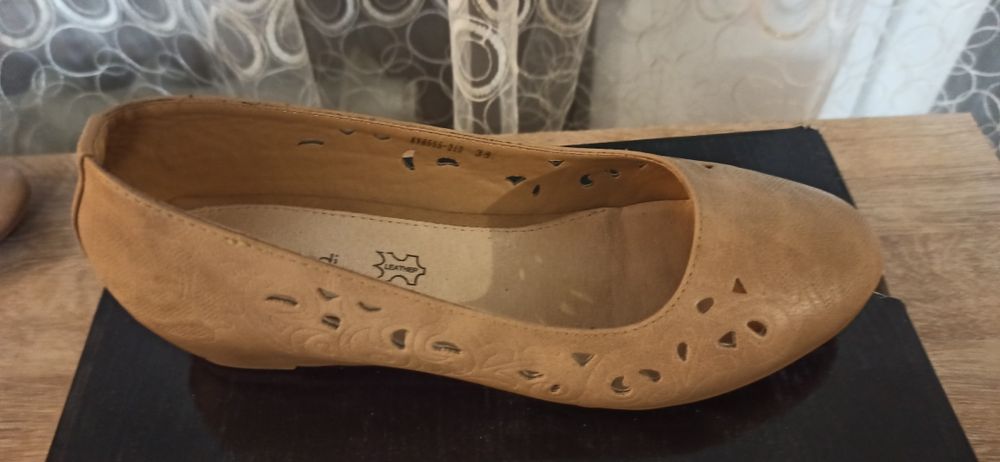 Продам туфли новые