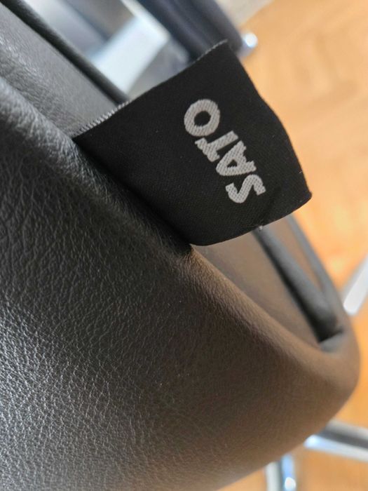 Стол SATO - естествена кожа