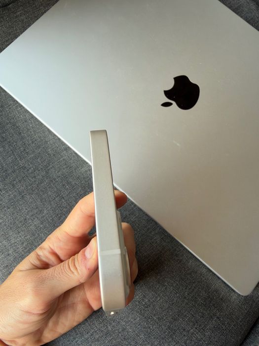 iPhone 13 Като Нов