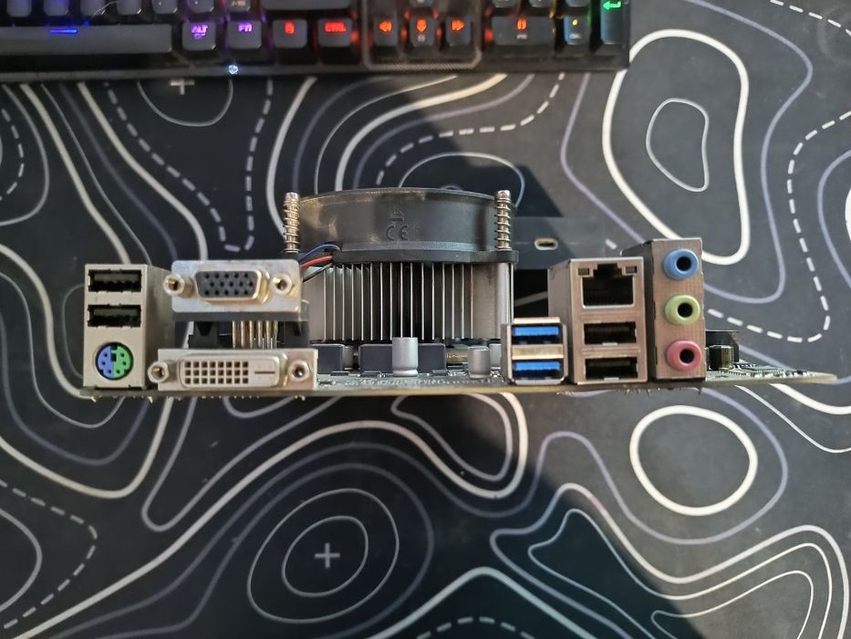 Комплект материнка H310CM-HDV + intel i3 9100f + кулер