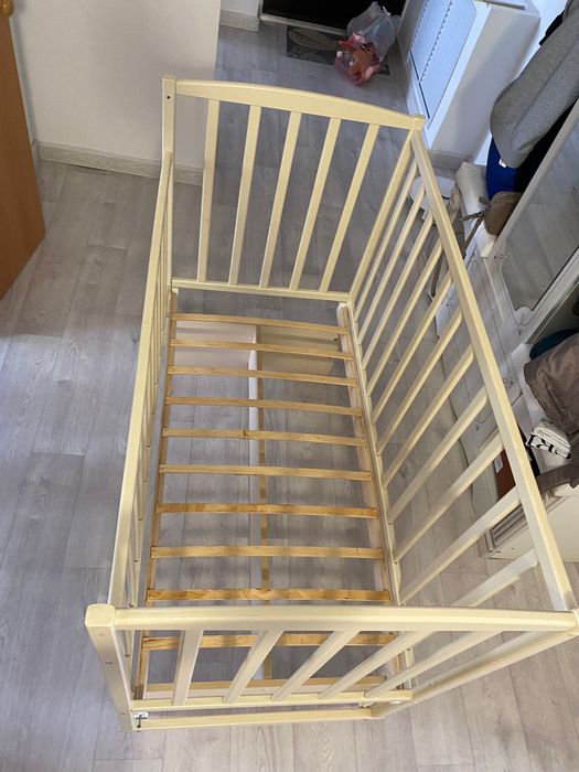 Продам детскую кроватку