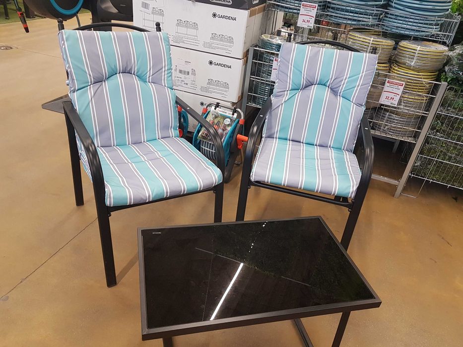 Продавам два градински стола с масичка!Нови!