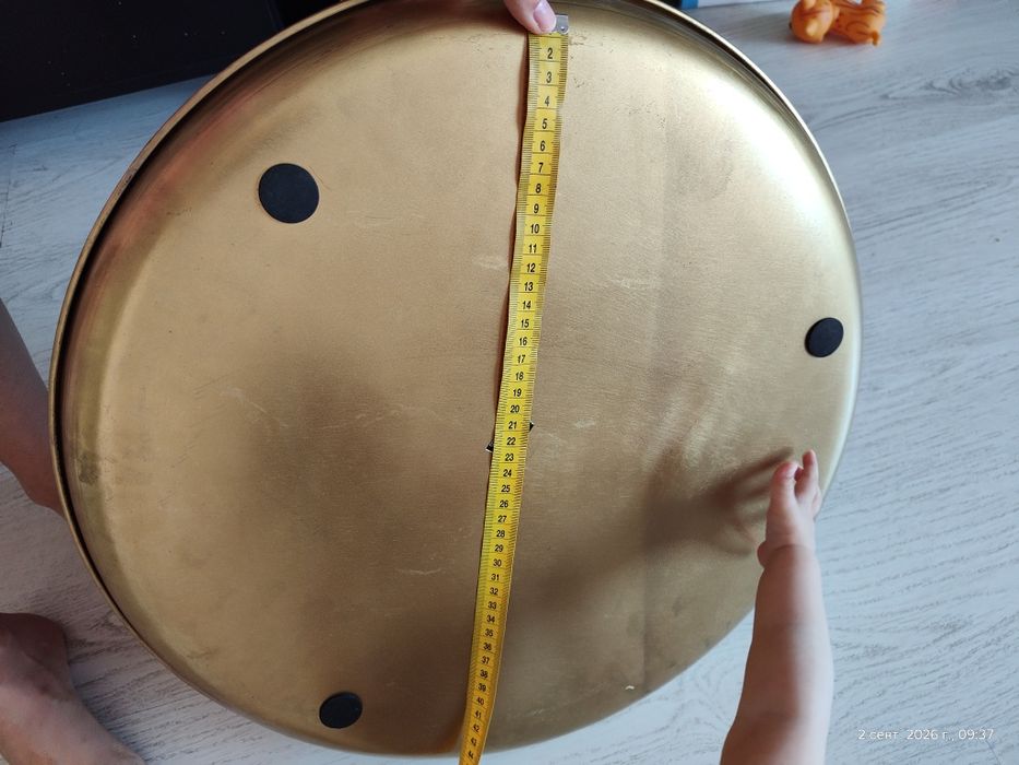 Tavă mare aurie, diametru 50 cm, nouă