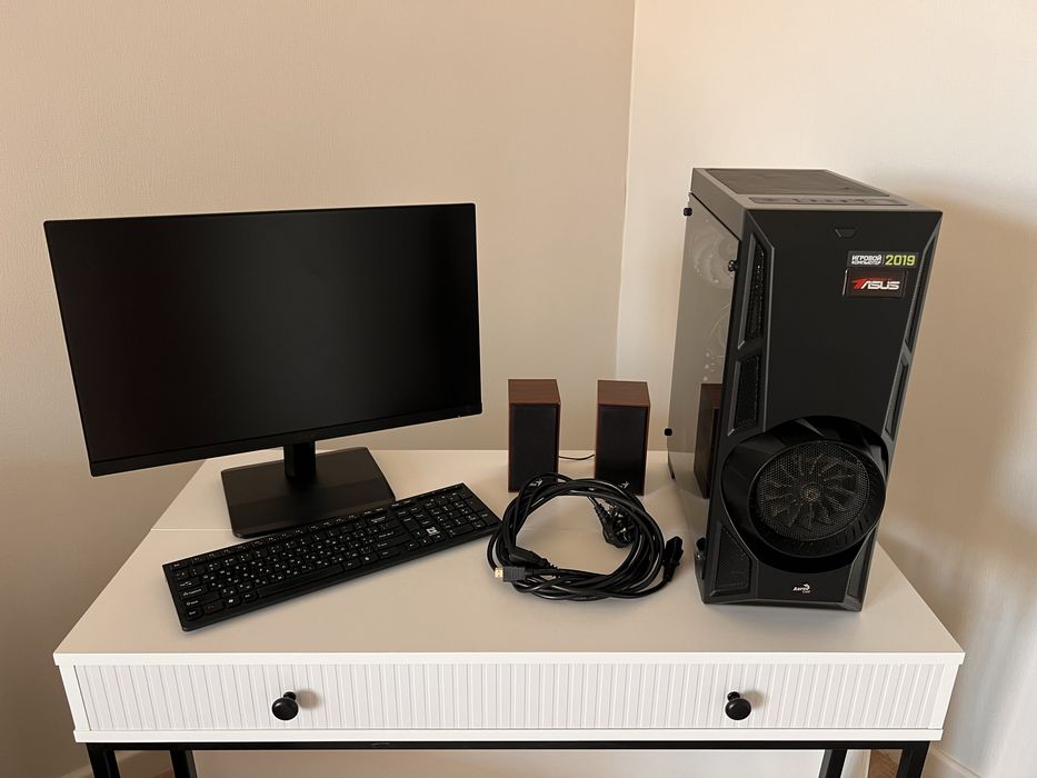 Продам игровой компьютер, монитор и колонки