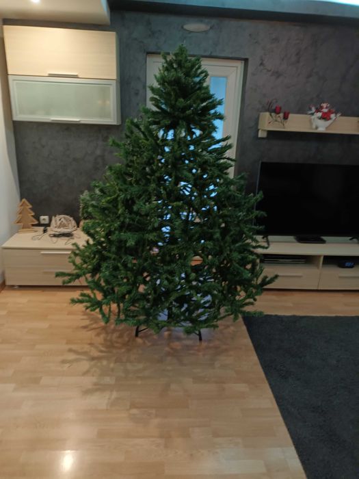 Brad artificial cu suport 210 cm