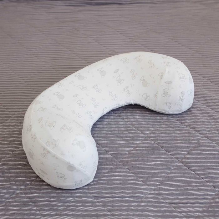 Подушка для кормления б/у