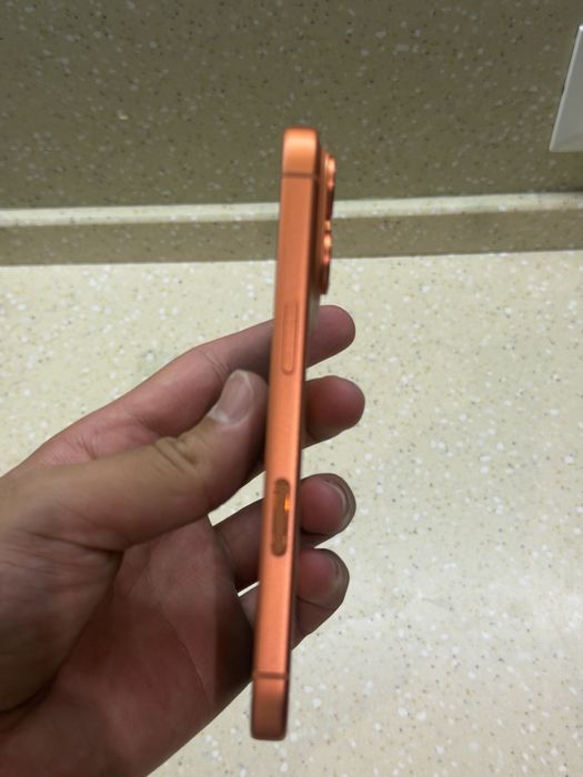 Iphone 17pro orange