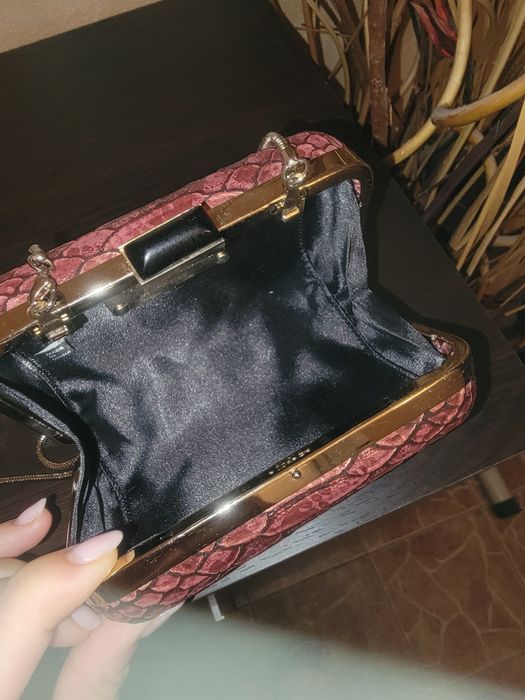 Дамска чанта GUESS