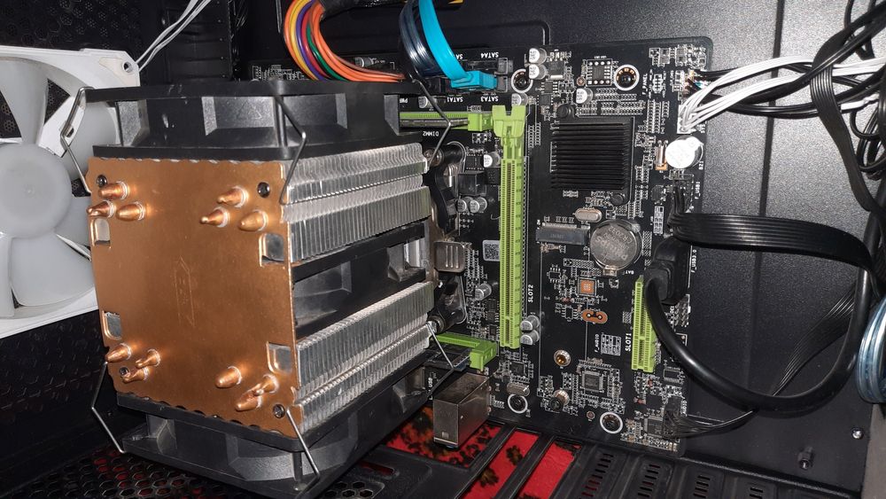 Плата сотилади x79 комплект