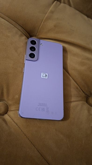 Продавам телефон Самсунг / Samsung s22