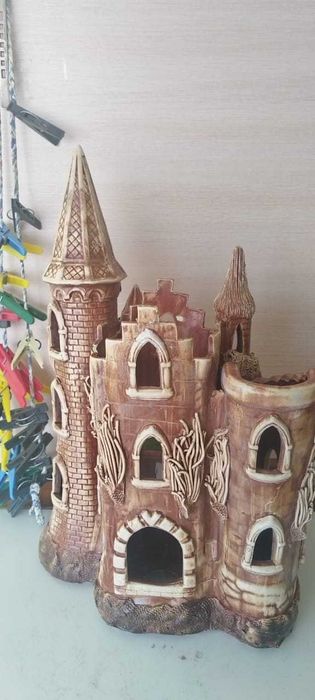 Замок (для аквариума)