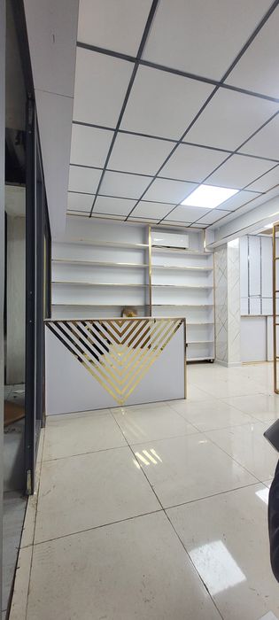 Витрина стеллаж полка магазин аптека