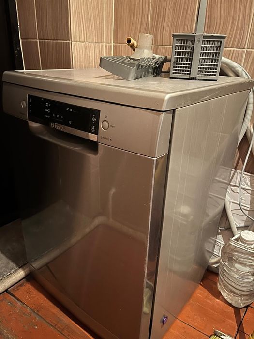 Продам посудомоечную машину BOSN