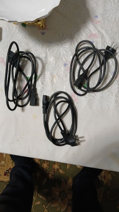 Шнуры для компьютера и принтеров