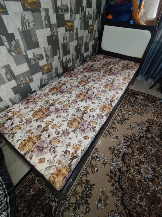 Продам кровать , односпальная.