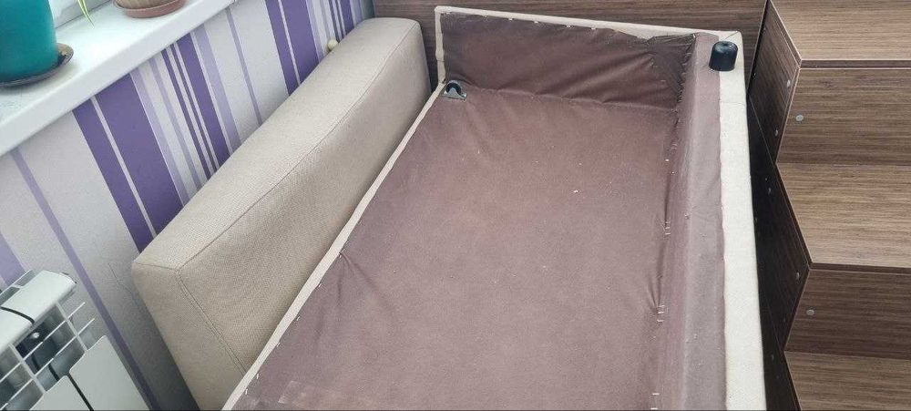 диван, отдаем срочно