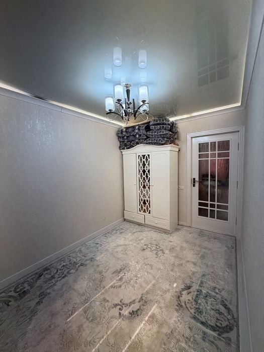 Согдиана Парижни оркасида 5 этажлик домни 3 этажи сотилади евро ремонт