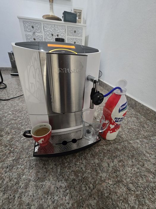 Кафемашина Miele Cm5100