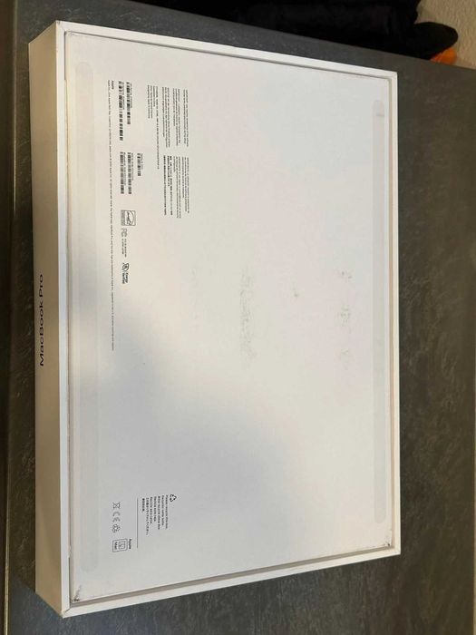 Ноутбук Macbook pro 16 m4 процессор