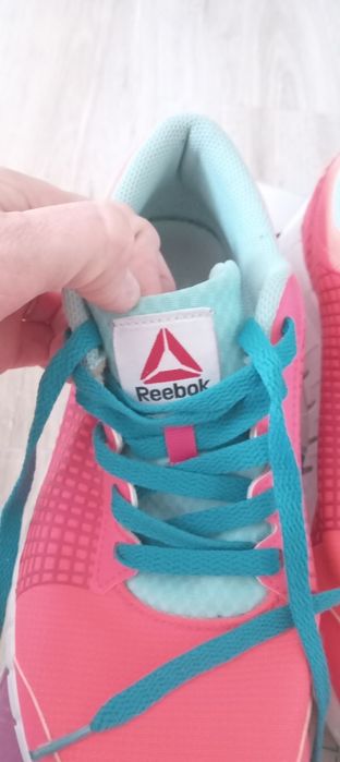 Reebok фирменные кроссовки
